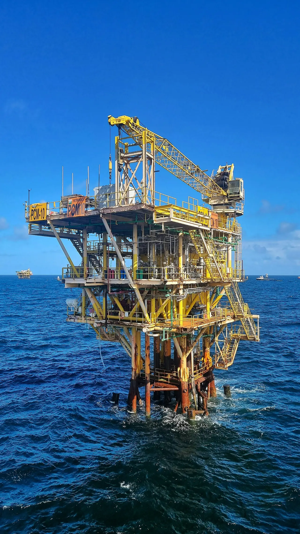 Offshore oil platform at sea